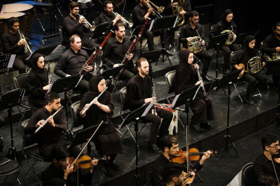 سمفونی خط شکنان