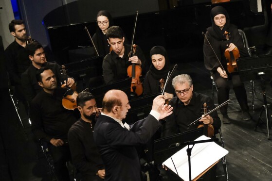 سمفونی خط شکنان