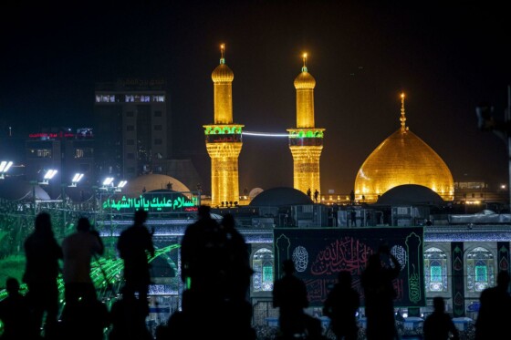 عزاداری زائران امام حسین (ع) در بین الحرمین
