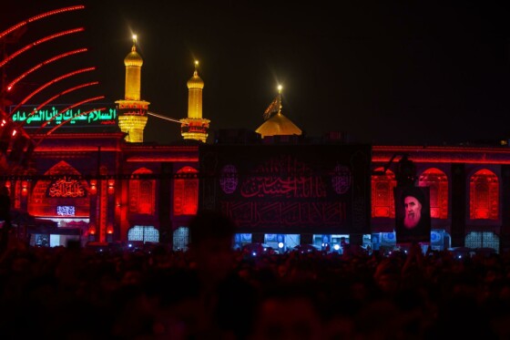 عزاداری زائران امام حسین (ع) در بین الحرمین