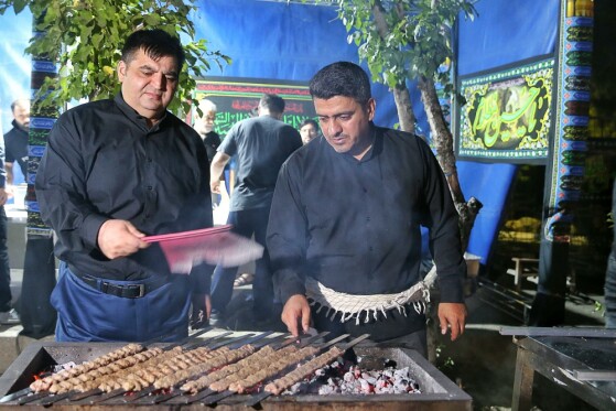 تکریم و پذیرایی از عزاداران حسینی توسط چهره های ورزشی