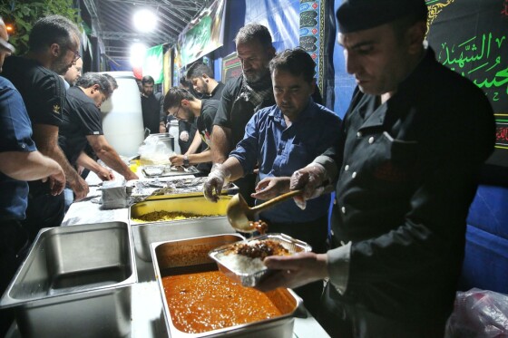 تکریم و پذیرایی از عزاداران حسینی توسط چهره های ورزشی