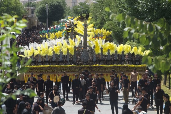 آیین سنتی علم گردانی در فرخ شهر