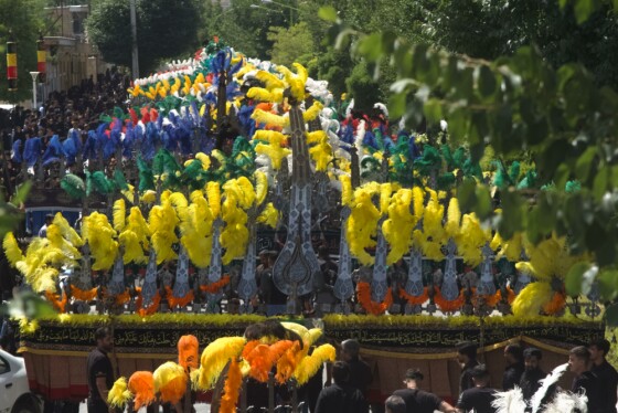 آیین سنتی علم گردانی در فرخ شهر