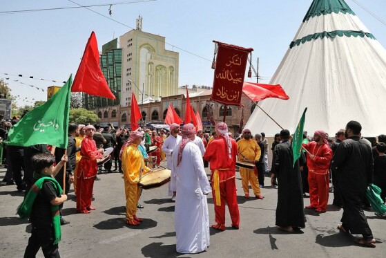 مراسم عزاداری عاشورای حسینی در چهارراه گلوبندک