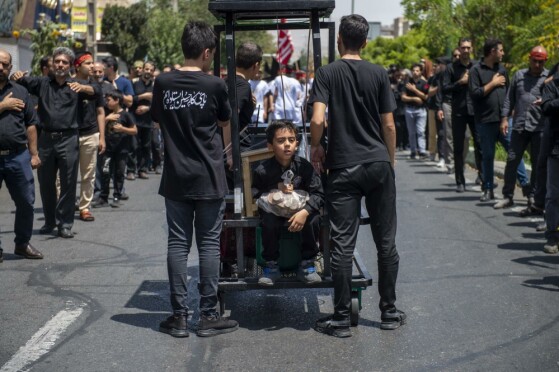 عزاداری ظهر عاشورا جانبازان هیات‌ «قمر بنی هاشم» تهران