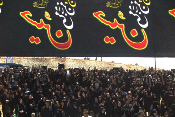 مراسم خیمه سوزان ظهر عاشورا در شهر طاقانک