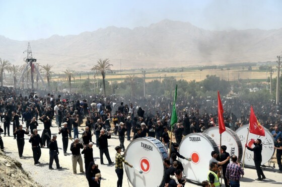 مراسم خیمه سوزان ظهر عاشورا در شهر طاقانک