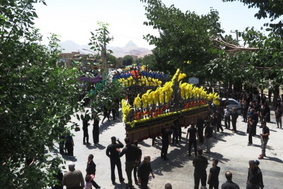 آیین سنتی علم گردانی در فرخ شهر