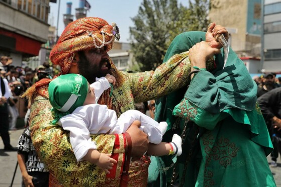 مراسم عزاداری عاشورای حسینی در چهارراه گلوبندک