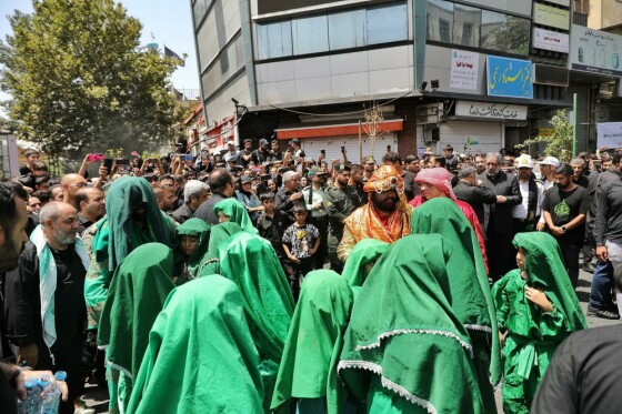 مراسم عزاداری عاشورای حسینی در چهارراه گلوبندک
