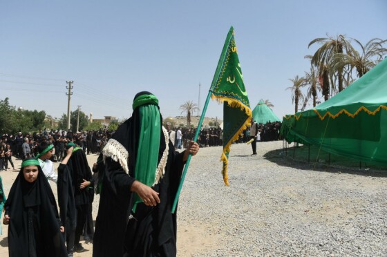 مراسم خیمه سوزان ظهر عاشورا در شهر طاقانک