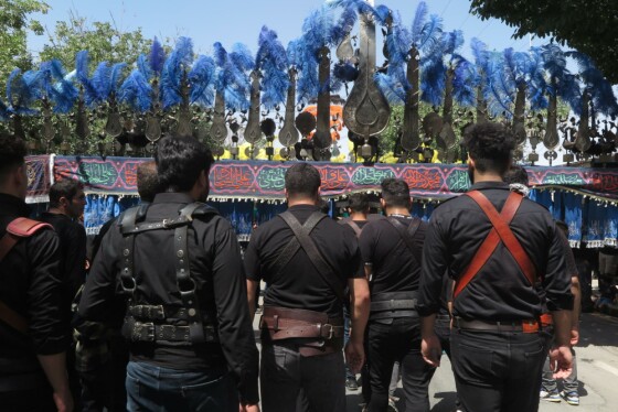 آیین سنتی علم گردانی در فرخ شهر