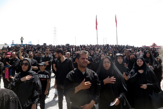 مراسم خیمه سوزان ظهر عاشورا در شهر طاقانک