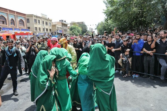 مراسم عزاداری عاشورای حسینی در چهارراه گلوبندک