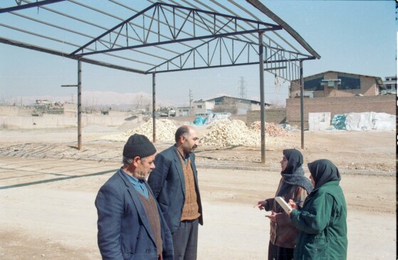 خبرنگاران «روزنامه ایران» در سطح شهر تهران در دهه هفتاد