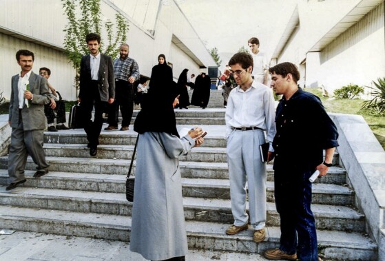 خبرنگاران «روزنامه ایران» در سطح شهر تهران در دهه هفتاد