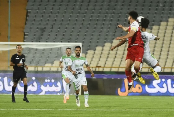 دیدار تیم های پرسپولیس و آلومینیوم اراک