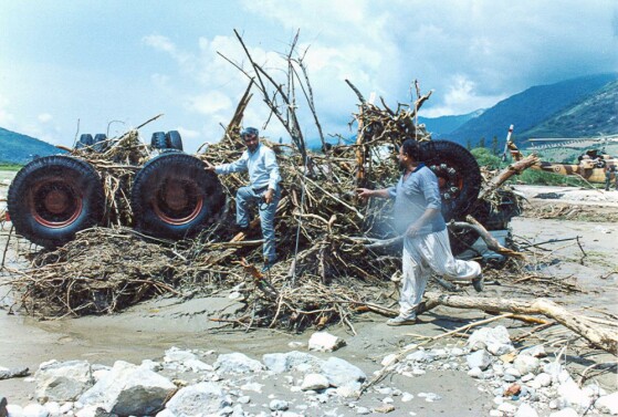 تصاویر منتشر نشده از «سیل گلستان» در مرداد سال ۱۳۸۰