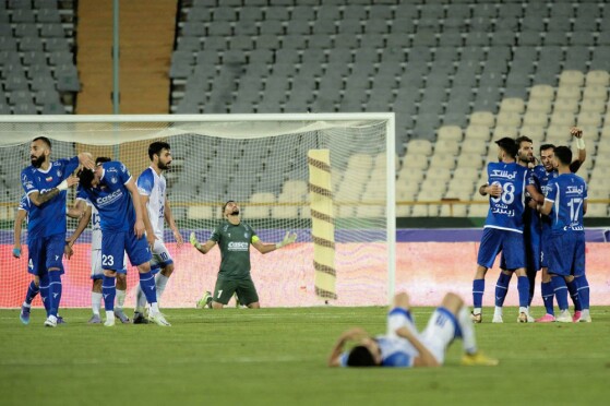 دیدار تیم های استقلال تهران و ملوان بندر انزالی