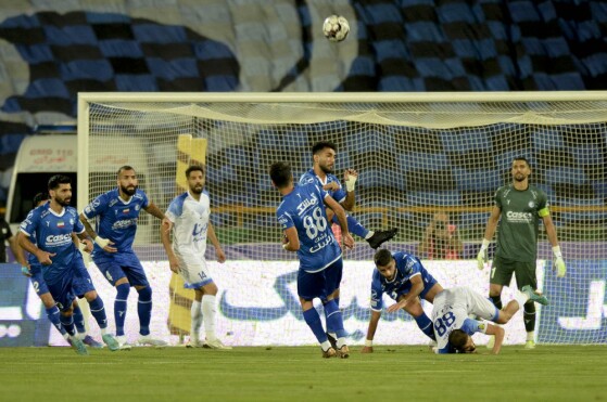 دیدار تیم های استقلال تهران و ملوان بندر انزالی