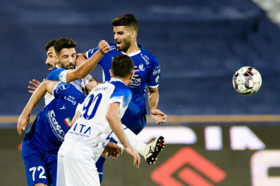 دیدار تیم های استقلال تهران و ملوان بندر انزالی