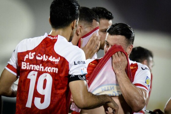 دیدار تیم های پرسپولیس و ذوب آهن