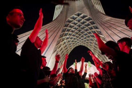 اجتماع اربعینی ها در میدان آزادی