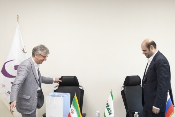 بازدید هیات رسانه ای خبرگزاری تاس از روزنامه ایران