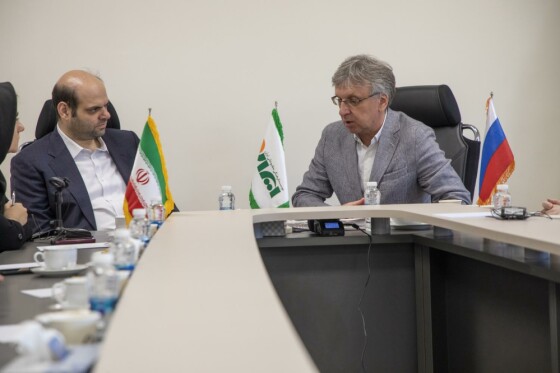 بازدید هیات رسانه ای خبرگزاری تاس از روزنامه ایران