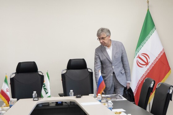 بازدید هیات رسانه ای خبرگزاری تاس از روزنامه ایران