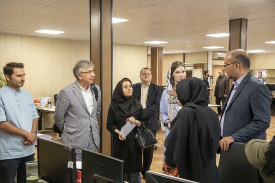 بازدید هیات رسانه ای خبرگزاری تاس از روزنامه ایران