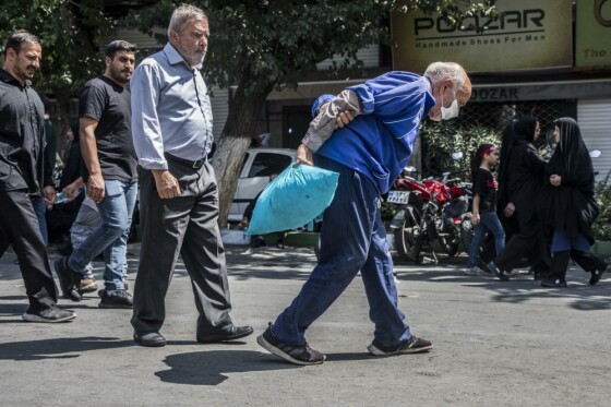 پیاده روی جاماندگان اربعین در تهران