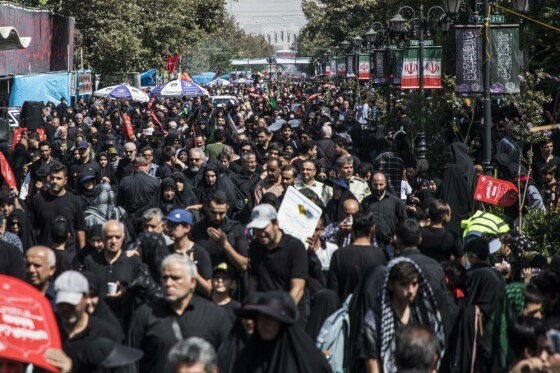 پیاده روی جاماندگان اربعین در تهران