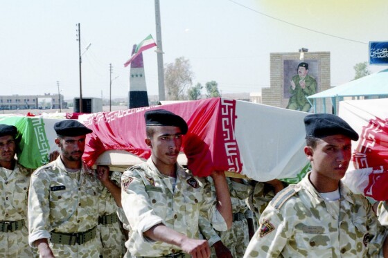 عکس های منتشر نشده از تبادل پیکر شهدای دفاع مقدس در سال ۱۳۷۴