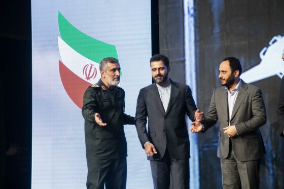 رونمایی از مستند «پرچمدار»