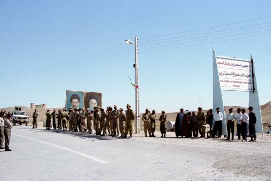 عکس های منتشر نشده از تبادل پیکر شهدای دفاع مقدس در سال ۱۳۷۴