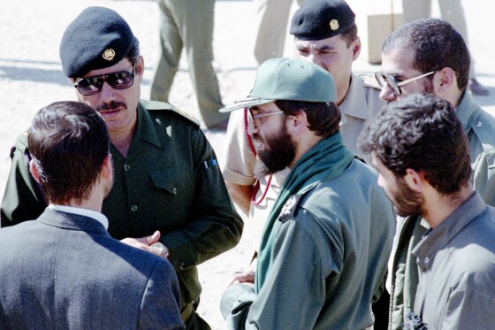 عکس های منتشر نشده از تبادل پیکر شهدای دفاع مقدس در سال ۱۳۷۴