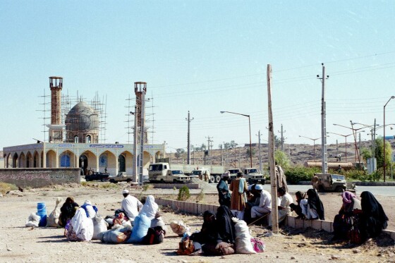 عکس های منتشر نشده از تبادل پیکر شهدای دفاع مقدس در سال ۱۳۷۴