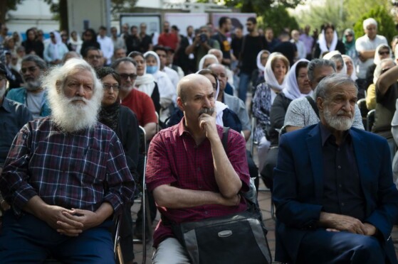 تشیع پیکر فردوس کاویانی