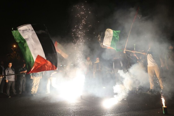 جشن مردم تهران پس از حملات مقاومت به رژیم صهیونیستی