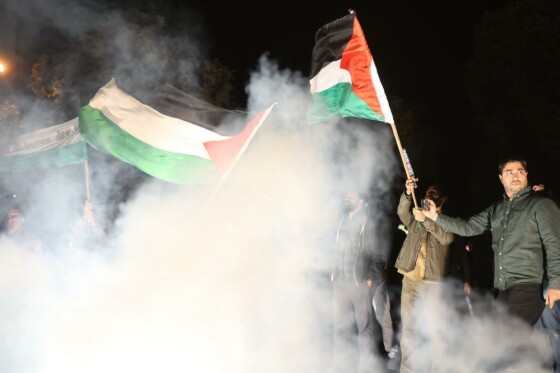 جشن مردم تهران پس از حملات مقاومت به رژیم صهیونیستی