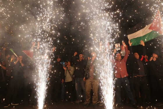 جشن مردم تهران پس از حملات مقاومت به رژیم صهیونیستی