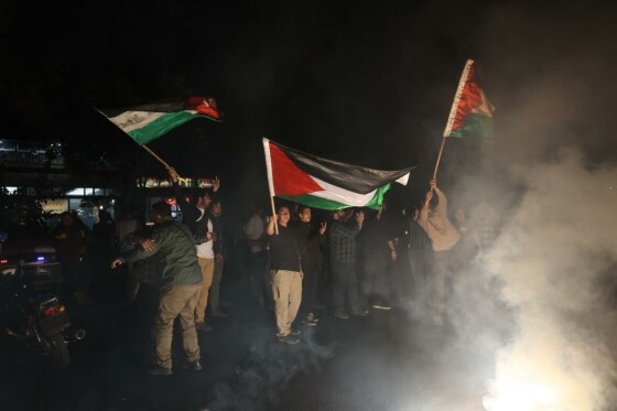 جشن مردم تهران پس از حملات مقاومت به رژیم صهیونیستی