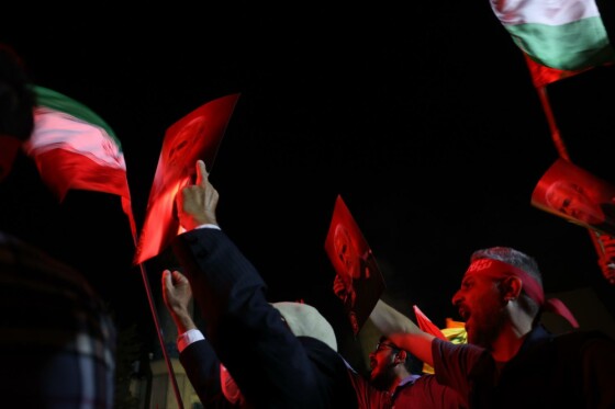 جشن مردم تهران پس از حملات مقاومت به رژیم صهیونیستی