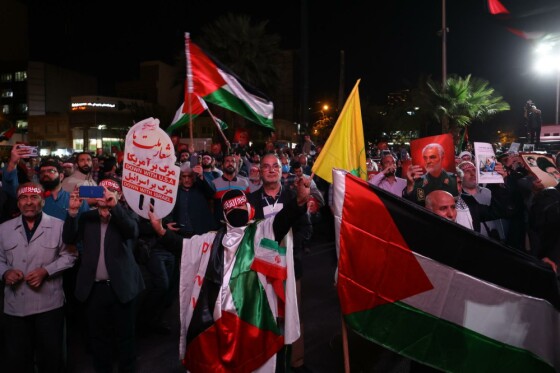 جشن مردم تهران پس از حملات مقاومت به رژیم صهیونیستی