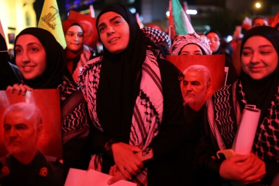 جشن مردم تهران پس از حملات مقاومت به رژیم صهیونیستی