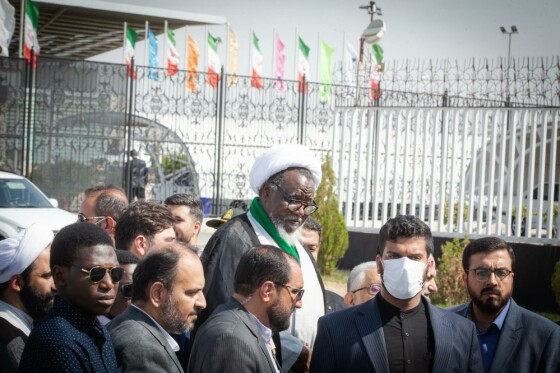 استقبال مردمی از ورود شیخ زکزاکی رهبر شیعیان نیجریه به ایران