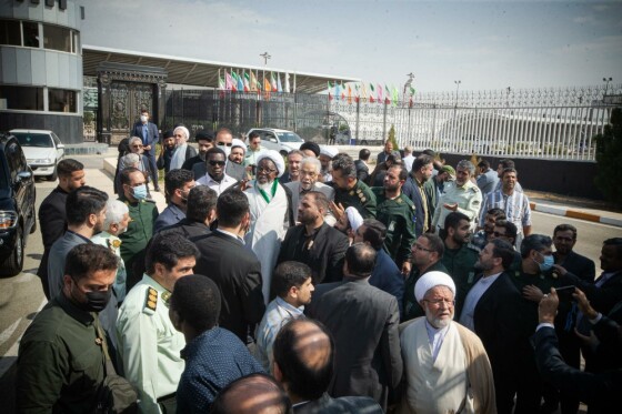 استقبال مردمی از ورود شیخ زکزاکی رهبر شیعیان نیجریه به ایران