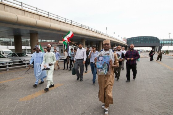 استقبال مردمی از ورود شیخ زکزاکی رهبر شیعیان نیجریه به ایران